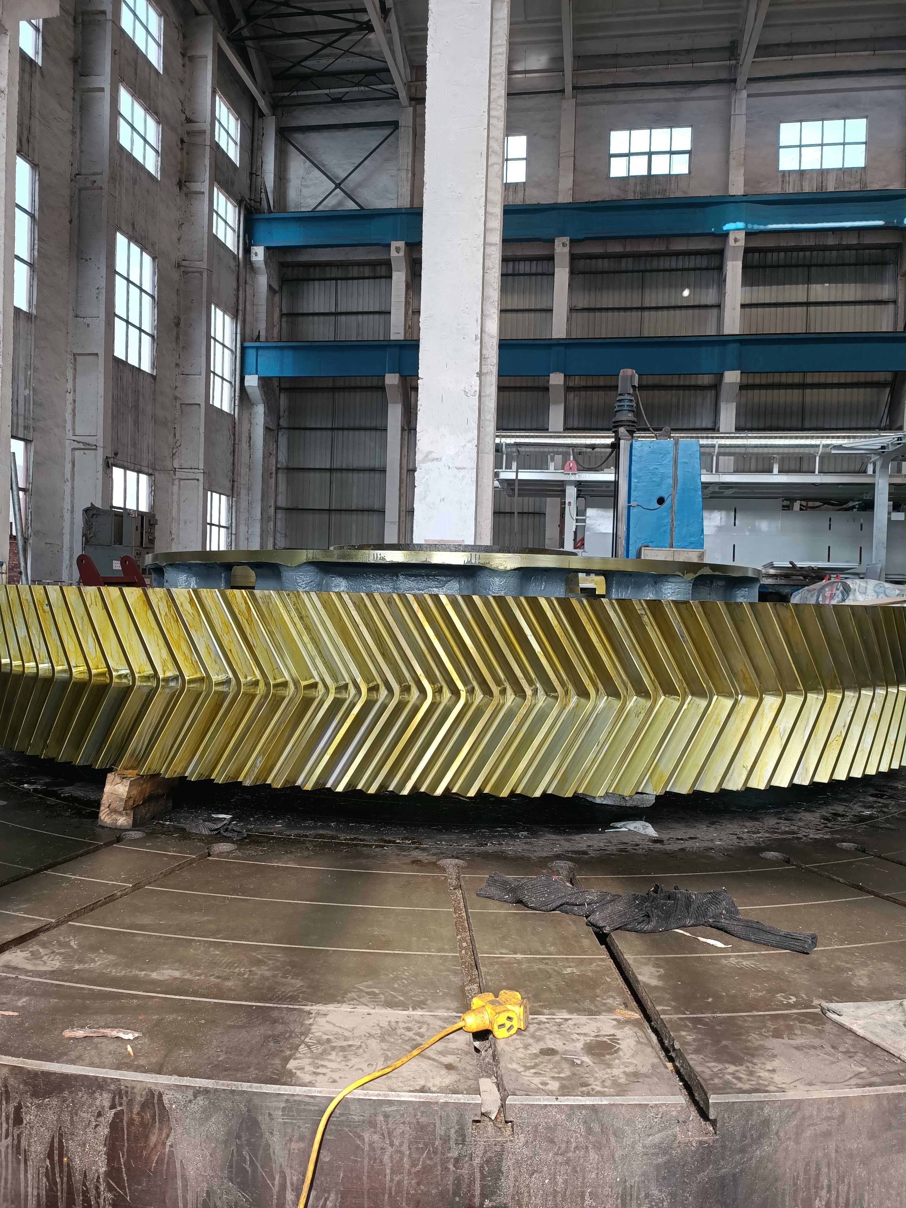 Custom manufacturing of non-standard and large gears.